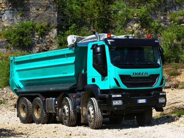 Самосвалы 8*4 и 6*4, оплата раз нед